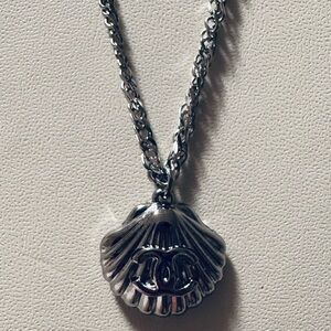 Silver Shell Pendant Necklace